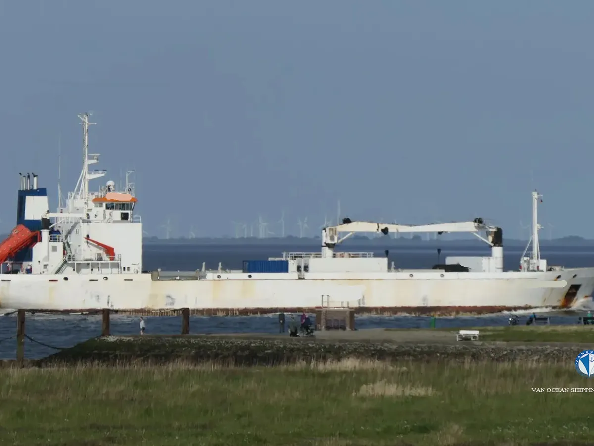 Navio frigorífico à venda