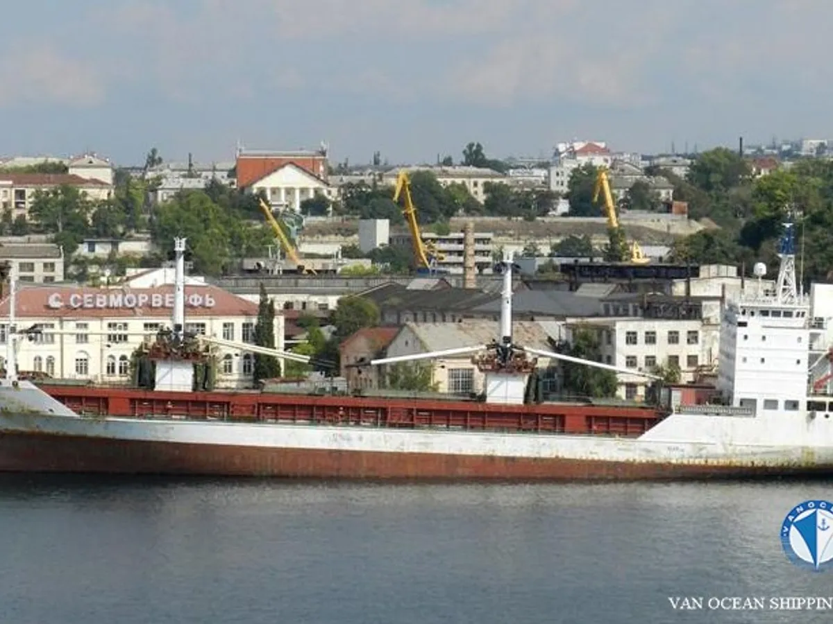 Navio frigorífico à venda