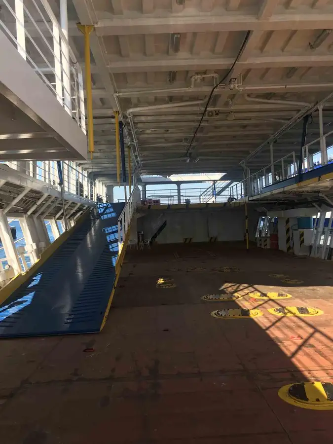 Balsa de desembarque, tanque à venda