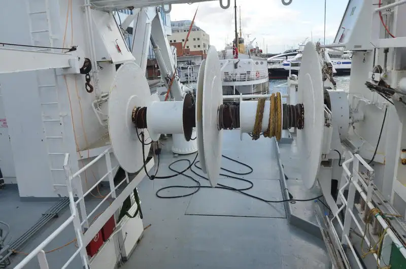 Navio porta-contêineres à venda