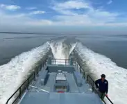 Barco de tripulação à venda