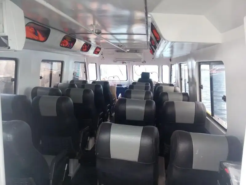 Barco de tripulação à venda