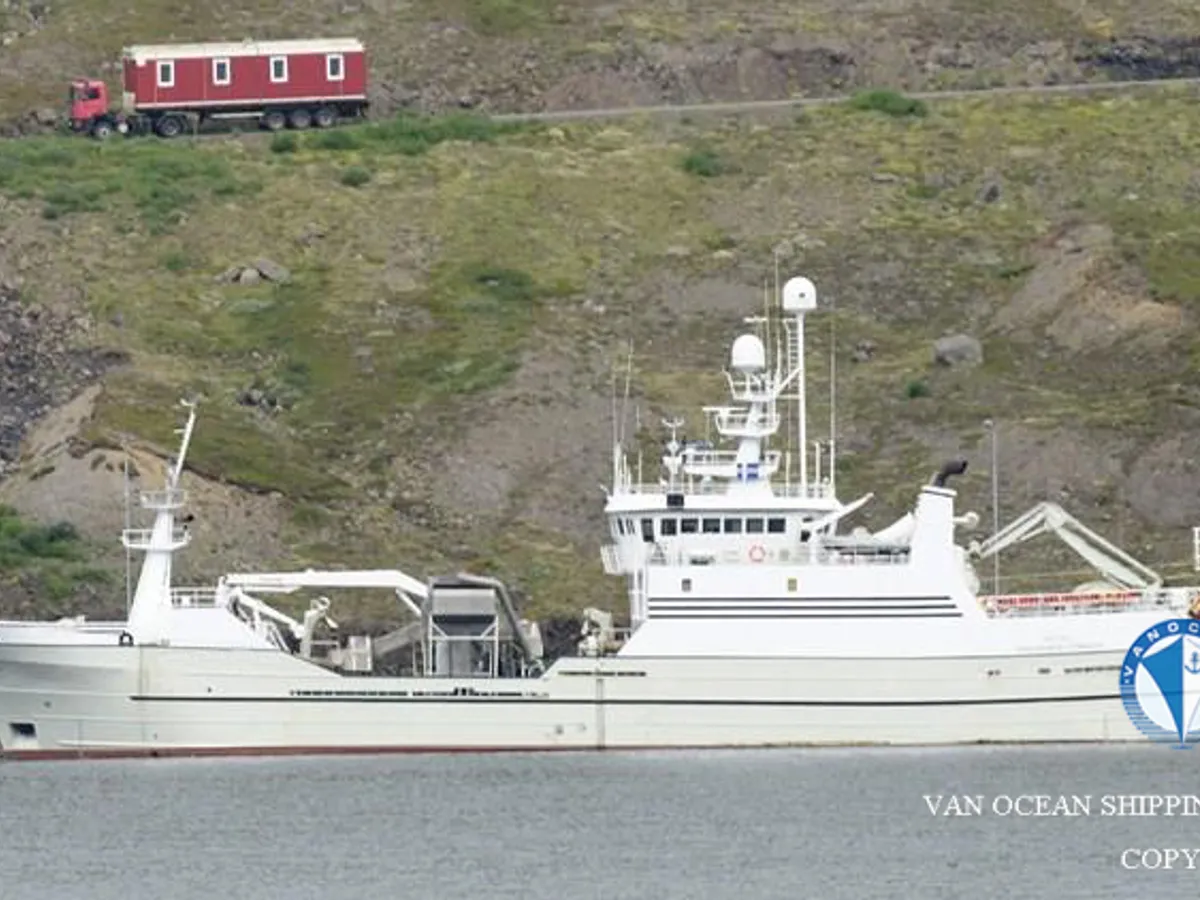 Navio de pesca de arrasto à venda
