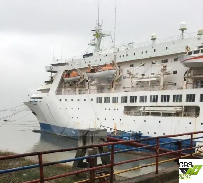Navio de cruzeiro à venda