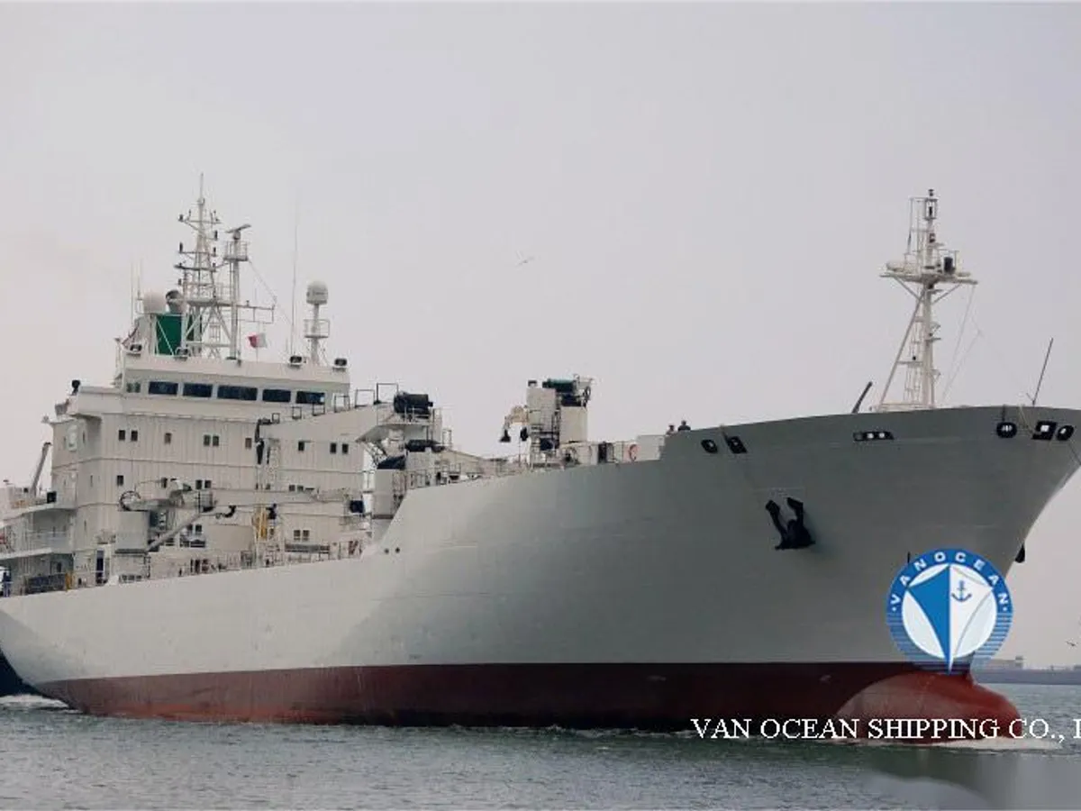 Navio frigorífico à venda