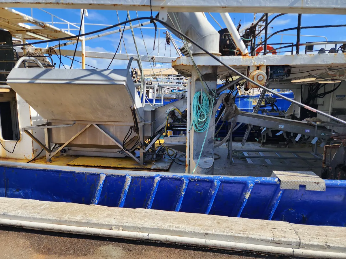 Navio de pesca de arrasto à venda