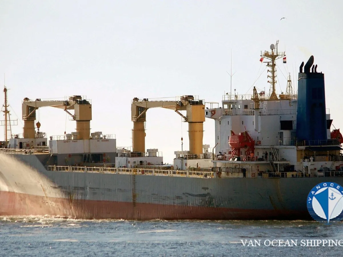 Navio frigorífico à venda