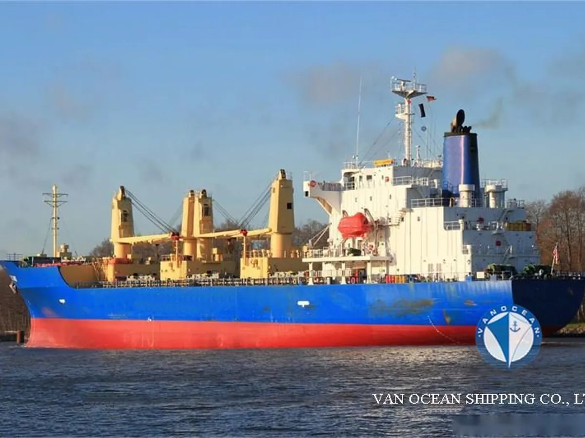 Navio frigorífico à venda