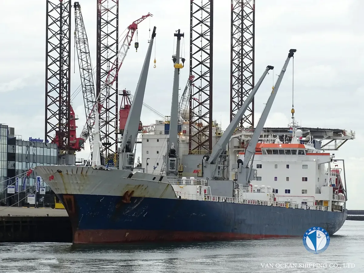 Navio frigorífico à venda