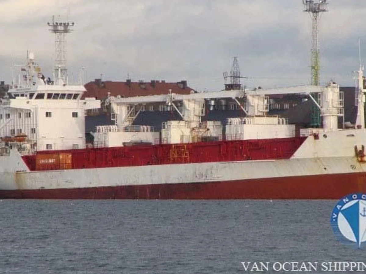 Navio frigorífico à venda