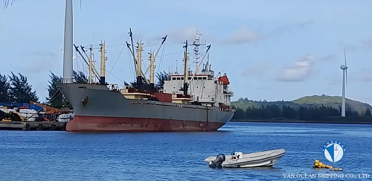 Navio frigorífico à venda