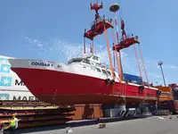 Navio porta-contêineres à venda
