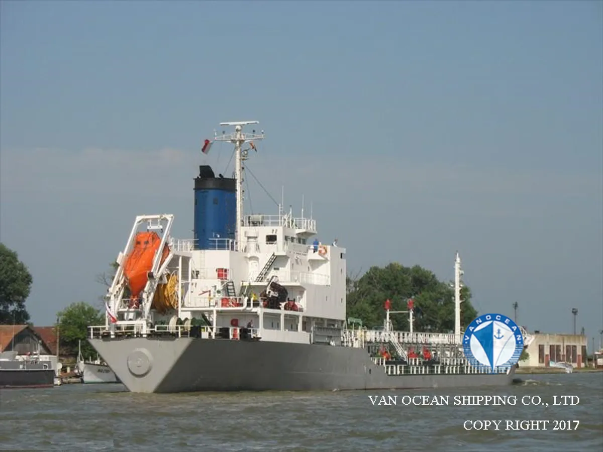 Navio-tanque de óleo/produtos químicos à venda