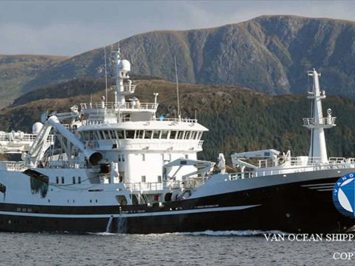 Navio de pesca de arrasto à venda
