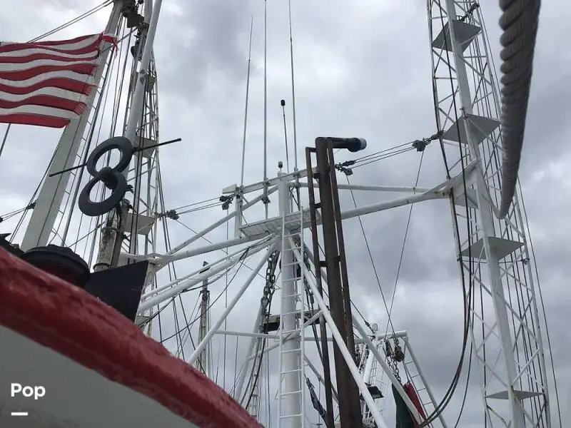 Navio de pesca de arrasto à venda