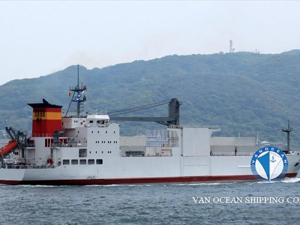 Navio frigorífico à venda