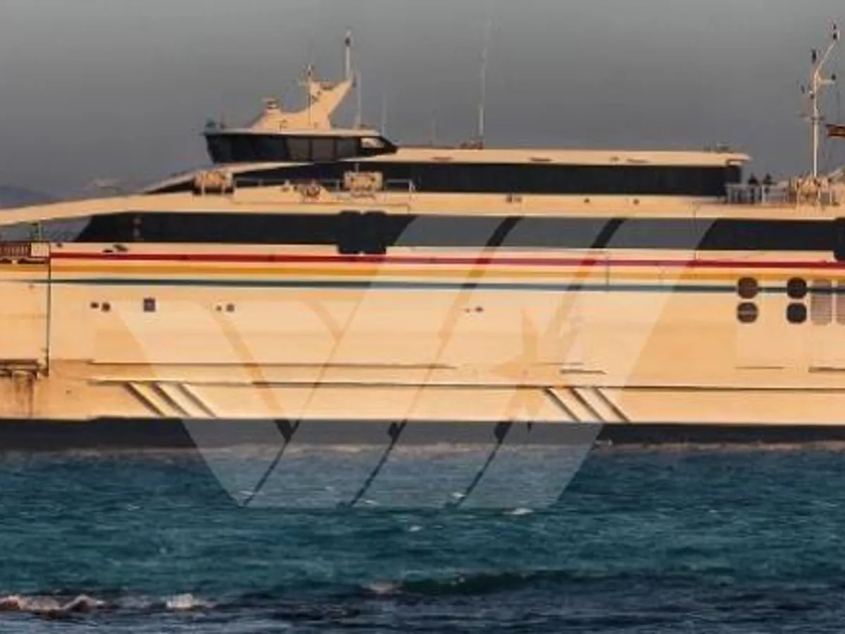 Navio RoPax à venda