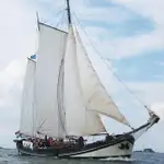 Iate à venda
