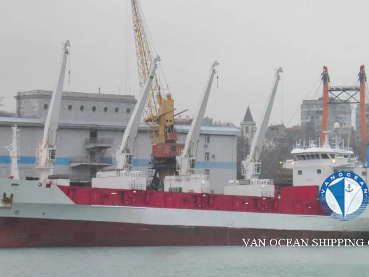 Navio frigorífico à venda