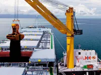 Navio de transporte de peixe à venda