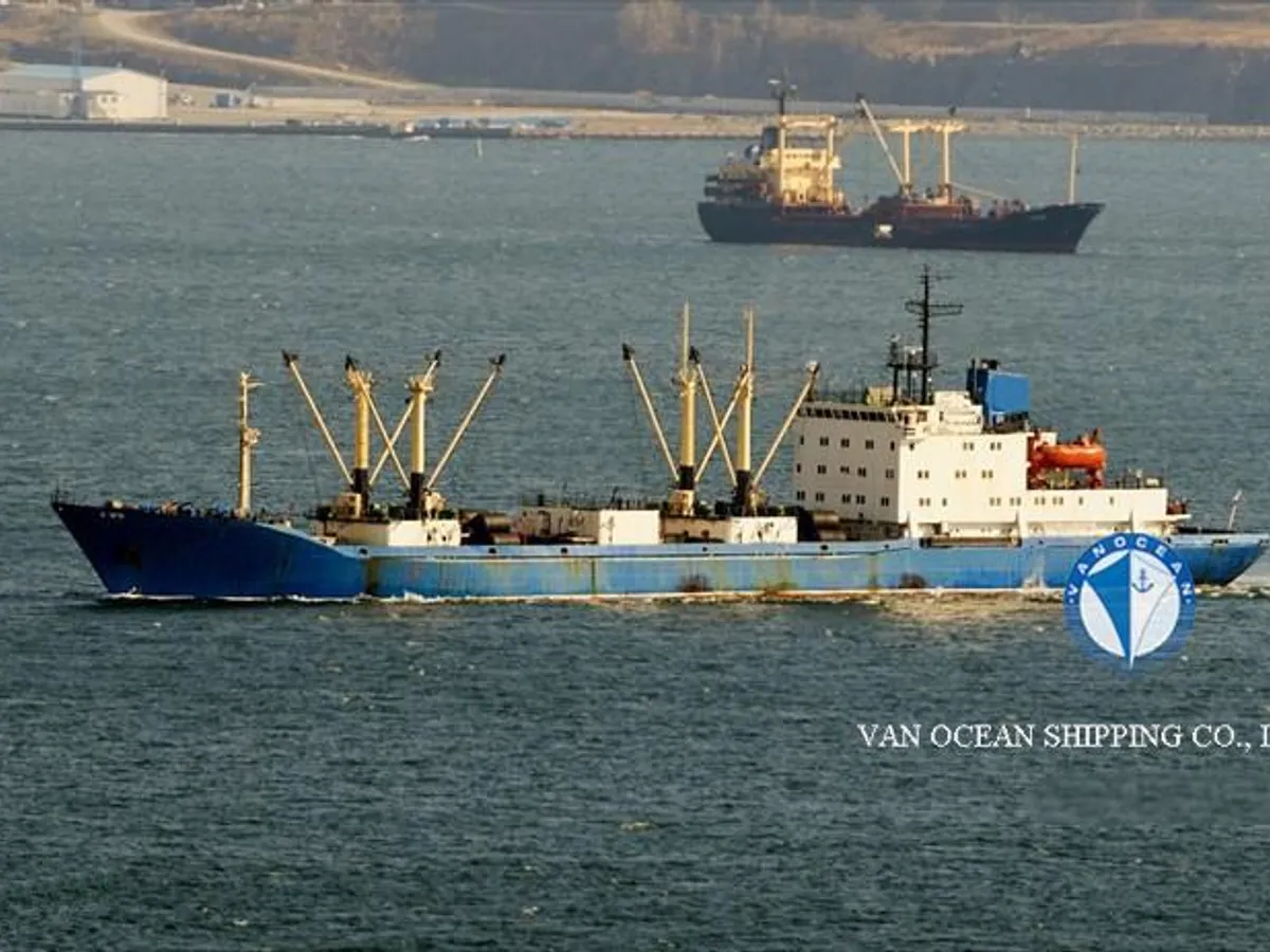 Navio frigorífico à venda