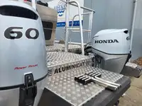 Catamarã à venda