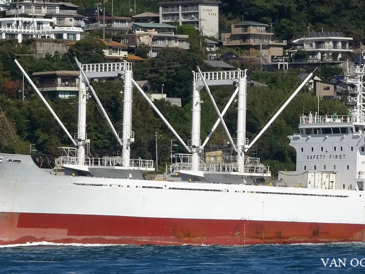 Navio frigorífico à venda