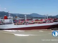 Navio frigorífico à venda