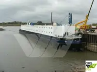 Navio porta-contêineres à venda