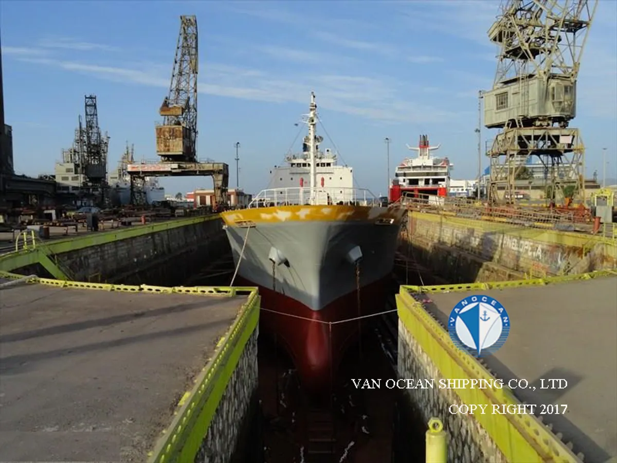 Navio-tanque de óleo/produtos químicos à venda