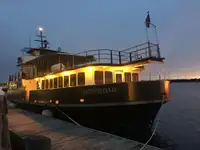 Navio de cruzeiro e ferry à venda