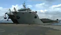 Barcaça à venda