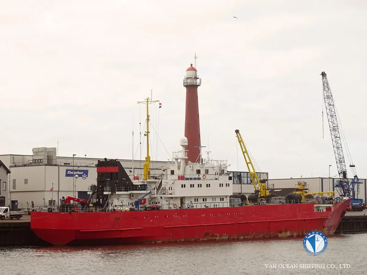Navio frigorífico à venda