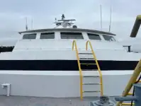 Barco de tripulação à venda
