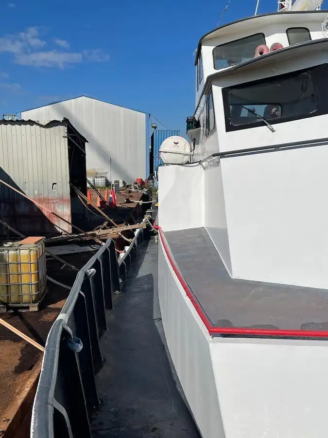 Navio porta-contêineres à venda