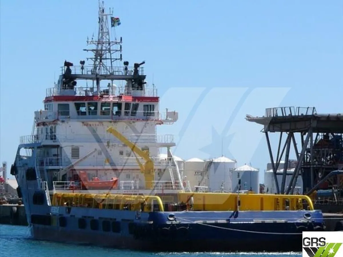 Navio de abastecimento à venda