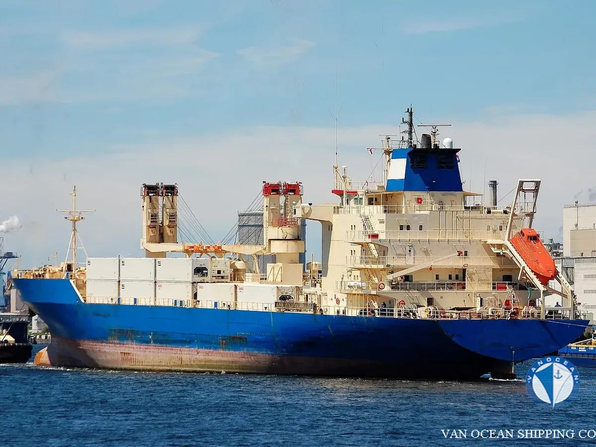 Navio frigorífico à venda