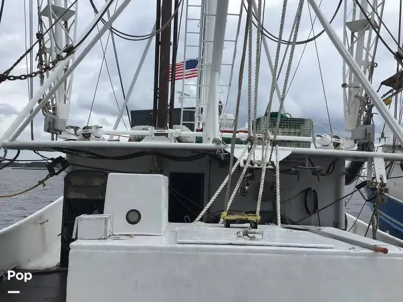 Navio de pesca de arrasto à venda