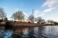 Navio restaurante à venda