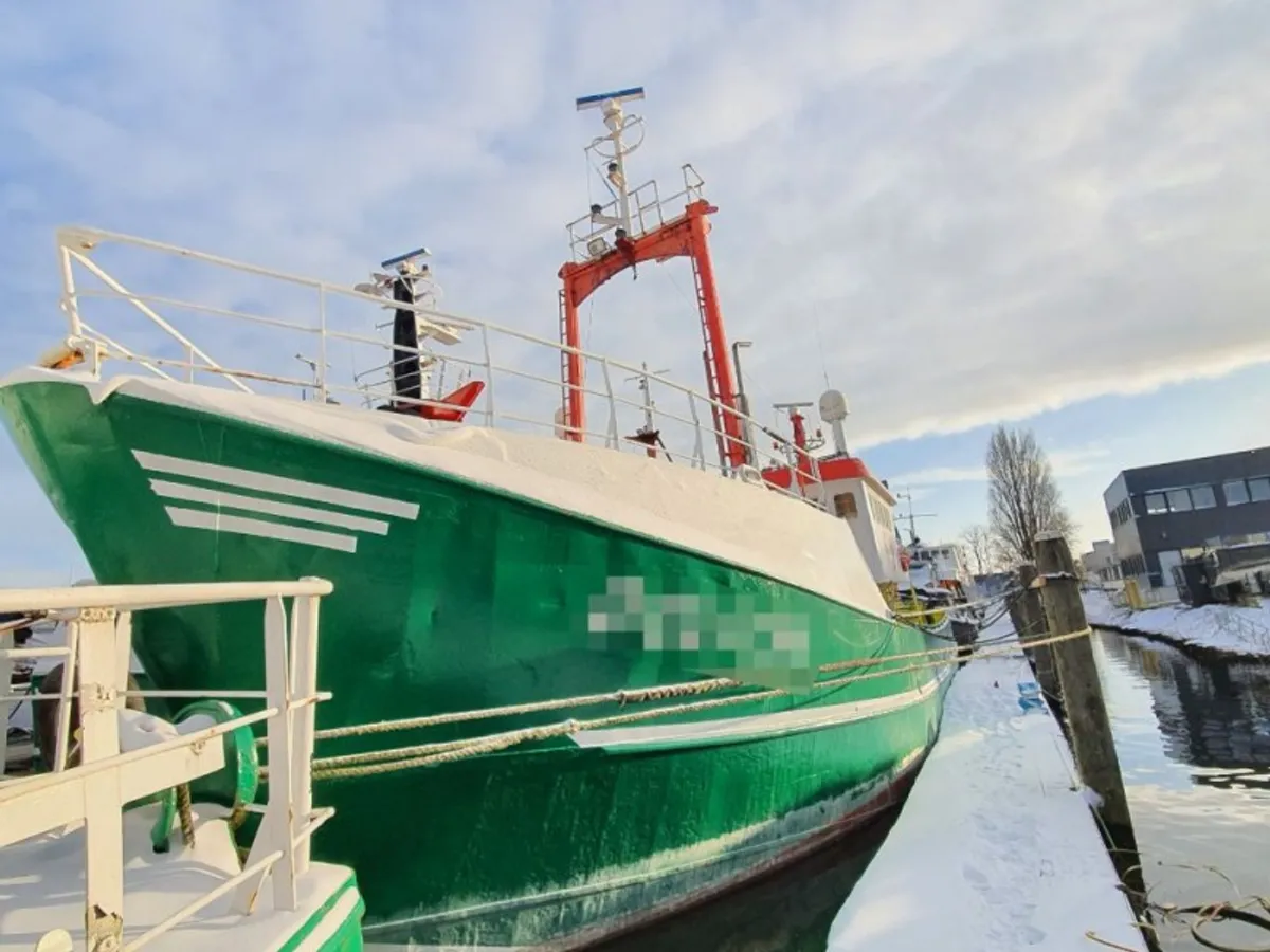 Navio de abastecimento à venda