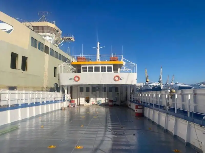 Navio de transporte de passageiros (Ferry) à venda