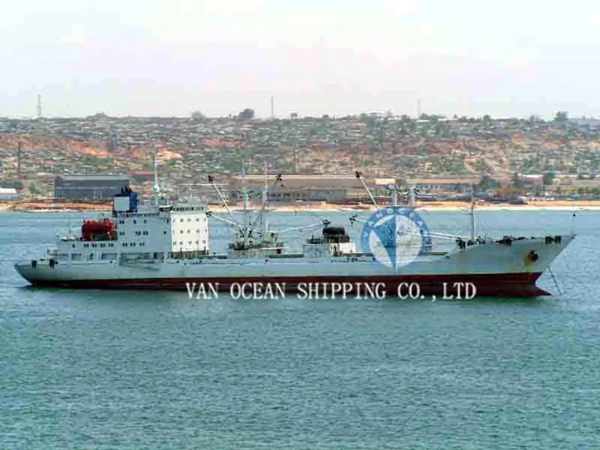 Navio frigorífico à venda