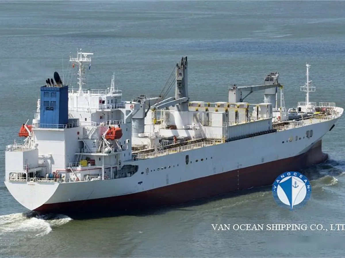 Navio frigorífico à venda