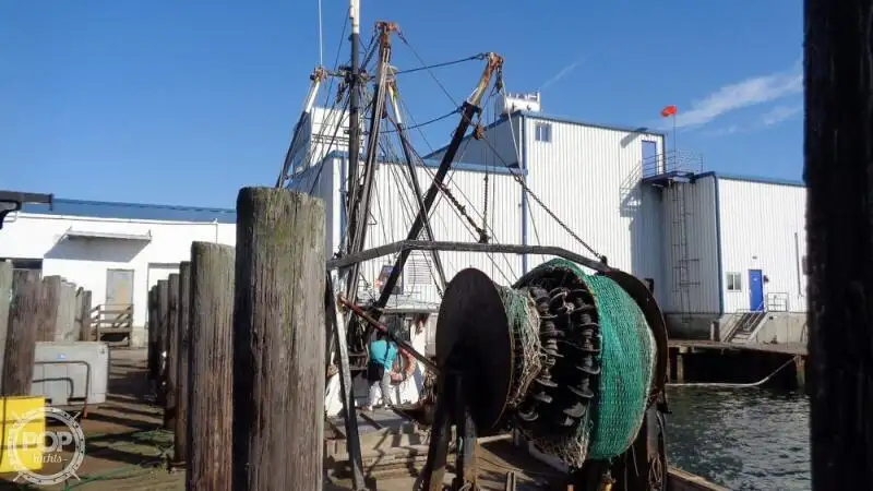 Navio de pesca de arrasto à venda