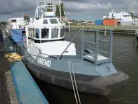 Barco de tripulação à venda