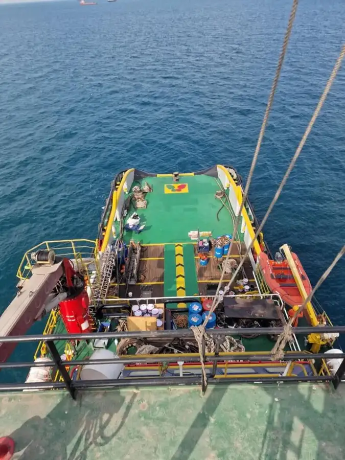 Navio de abastecimento à venda