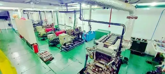 Balsa de desembarque, tanque à venda