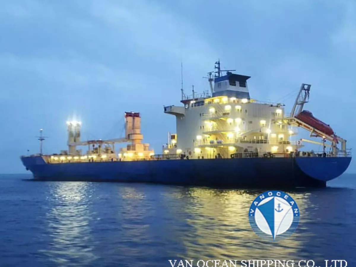 Navio frigorífico à venda