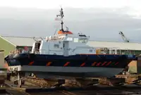 Barco de tripulação à venda