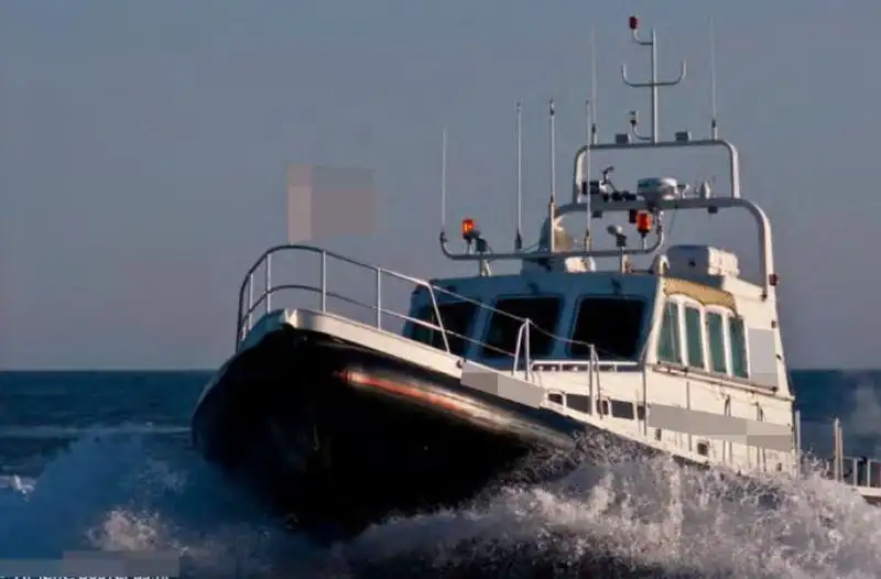 Navio de pesquisa à venda